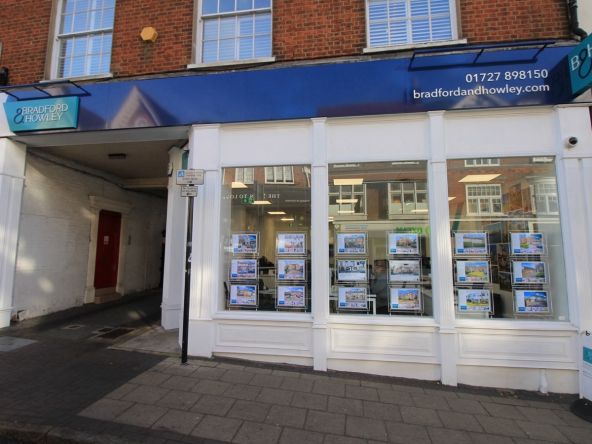 8 Chequer Street, St Albans, Shop to rent