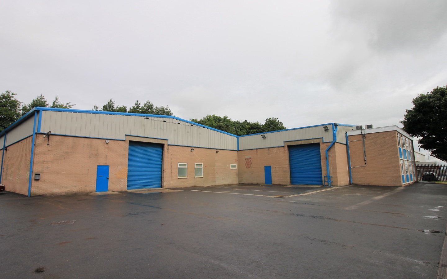 Unit 3 Roundwood Industrial Estate, Warehouse to rent, Osset, Dewsbury, Wakefield