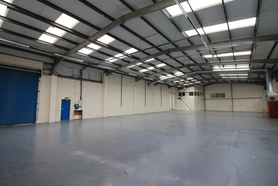 Unit 3 Roundwood Industrial Estate, Warehouse to rent, Osset, Dewsbury, Wakefield