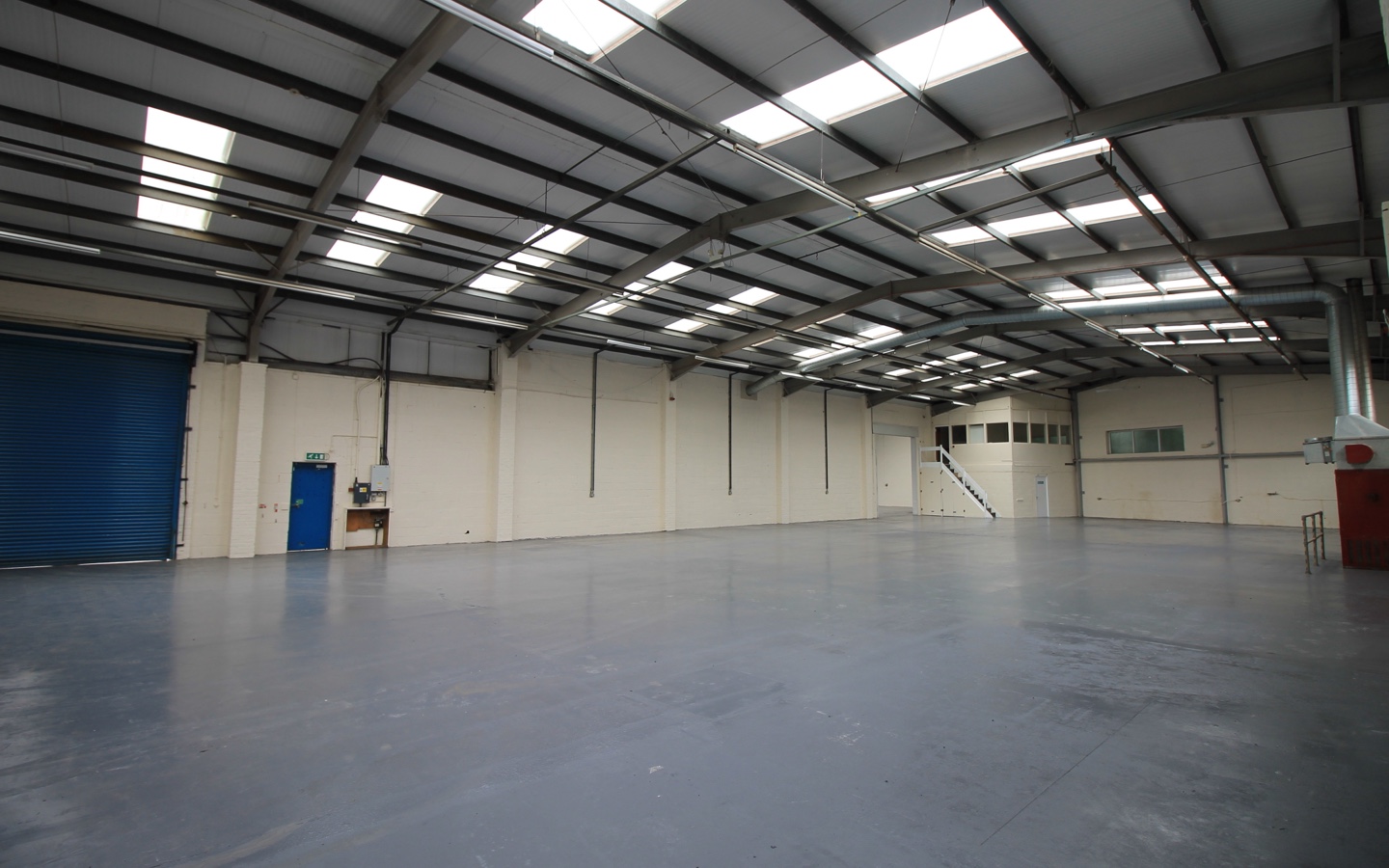 Unit 3 Roundwood Industrial Estate, Warehouse to rent, Osset, Dewsbury, Wakefield