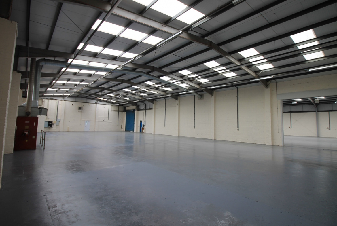 Unit 3 Roundwood Industrial Estate, Warehouse to rent, Osset, Dewsbury, Wakefield