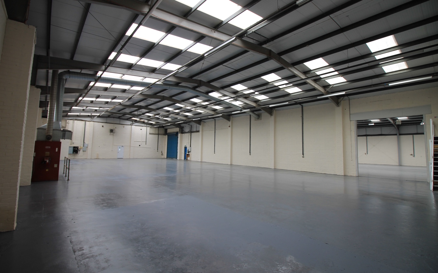 Unit 3 Roundwood Industrial Estate, Warehouse to rent, Osset, Dewsbury, Wakefield