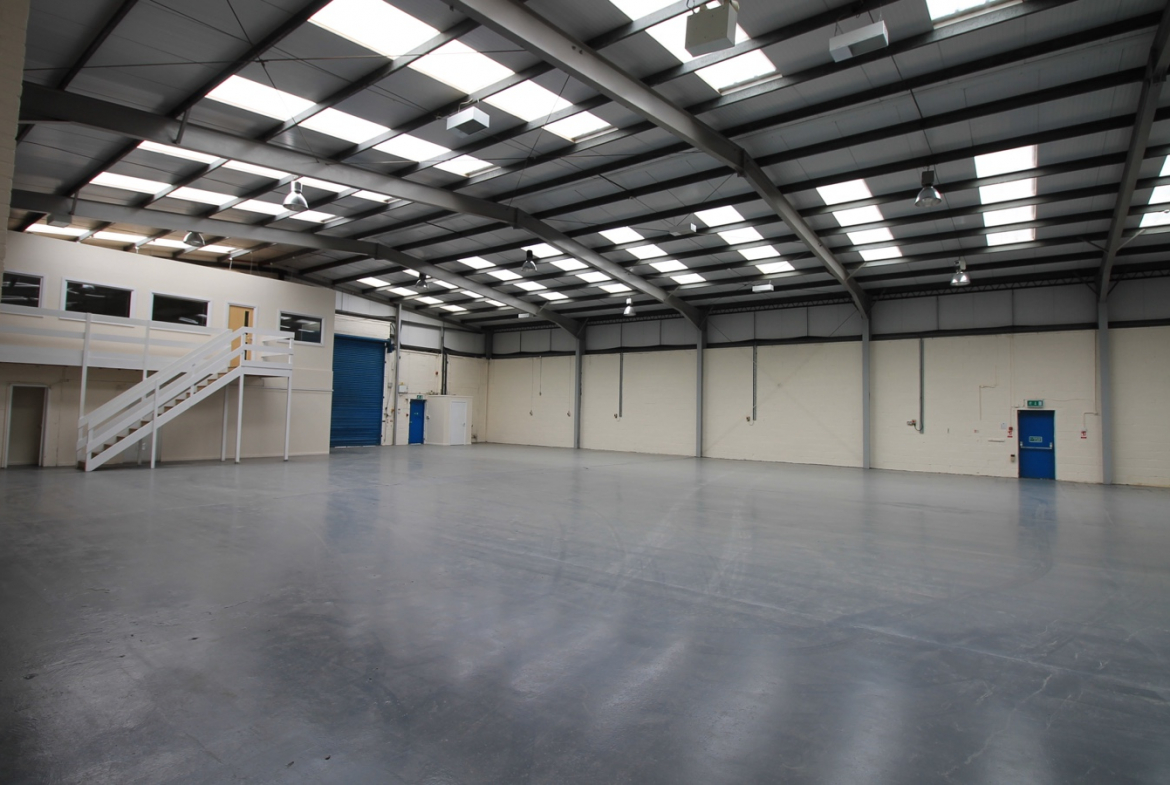 Unit 3 Roundwood Industrial Estate, Warehouse to rent, Osset, Dewsbury, Wakefield