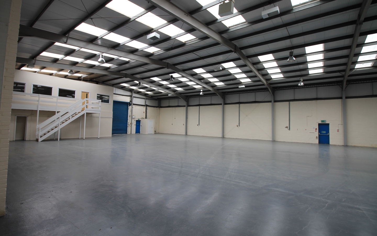 Unit 3 Roundwood Industrial Estate, Warehouse to rent, Osset, Dewsbury, Wakefield