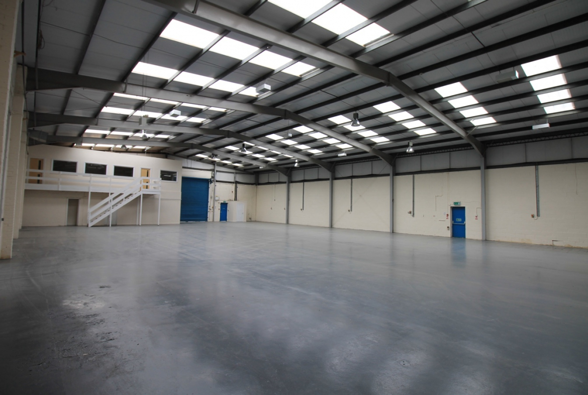 Unit 3 Roundwood Industrial Estate, Warehouse to rent, Osset, Dewsbury, Wakefield