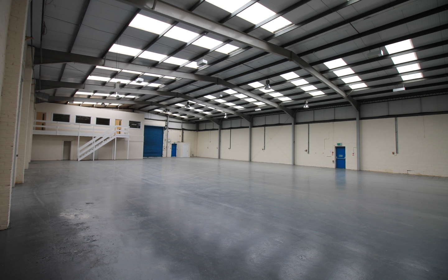 Unit 3 Roundwood Industrial Estate, Warehouse to rent, Osset, Dewsbury, Wakefield