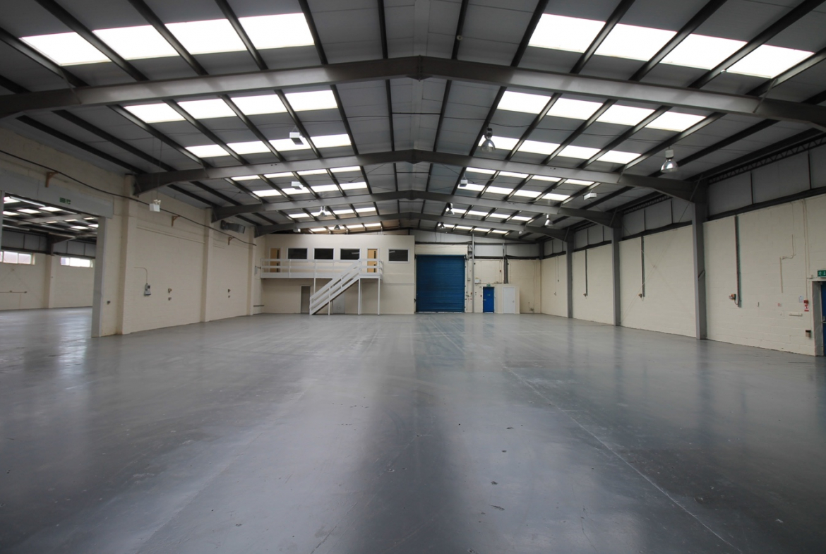 Unit 3 Roundwood Industrial Estate, Warehouse to rent, Osset, Dewsbury, Wakefield