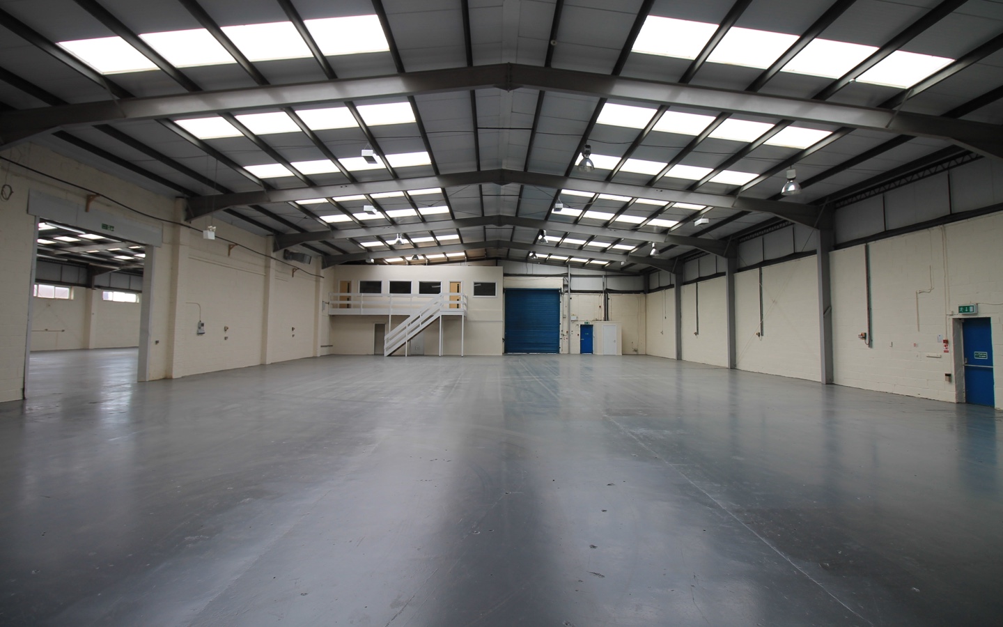 Unit 3 Roundwood Industrial Estate, Warehouse to rent, Osset, Dewsbury, Wakefield