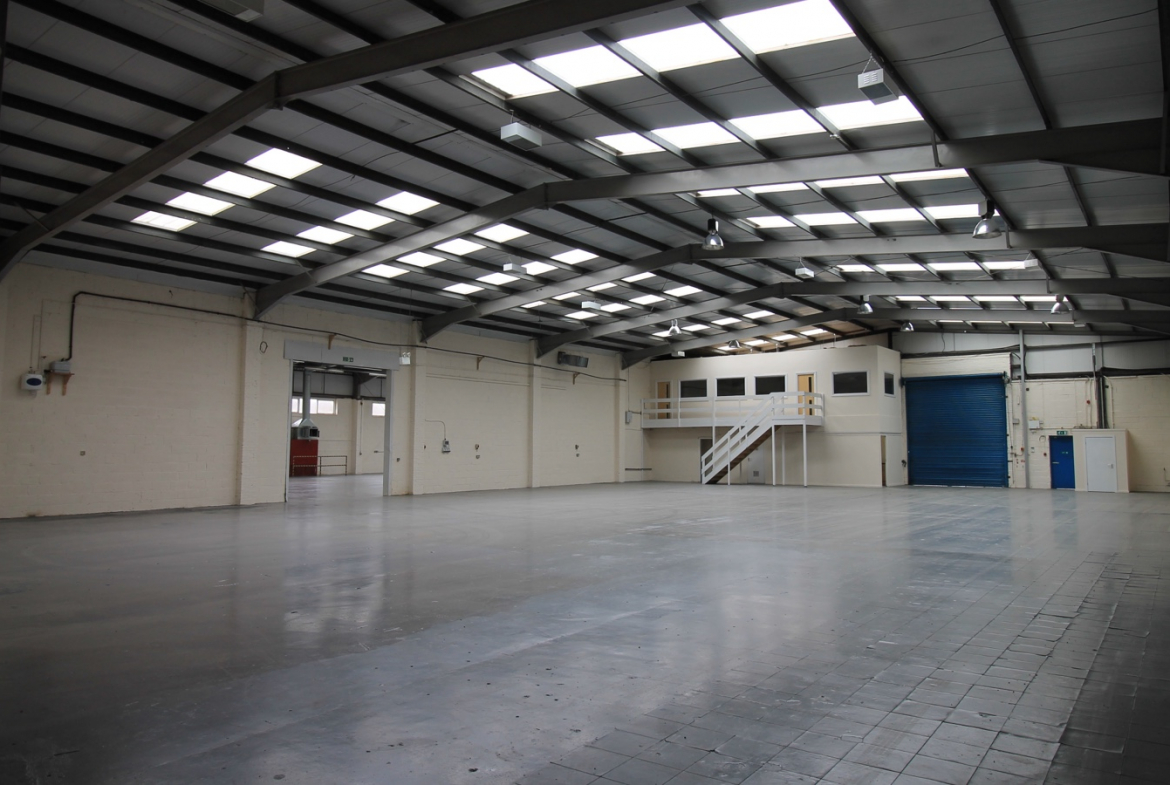 Unit 3 Roundwood Industrial Estate, Warehouse to rent, Osset, Dewsbury, Wakefield