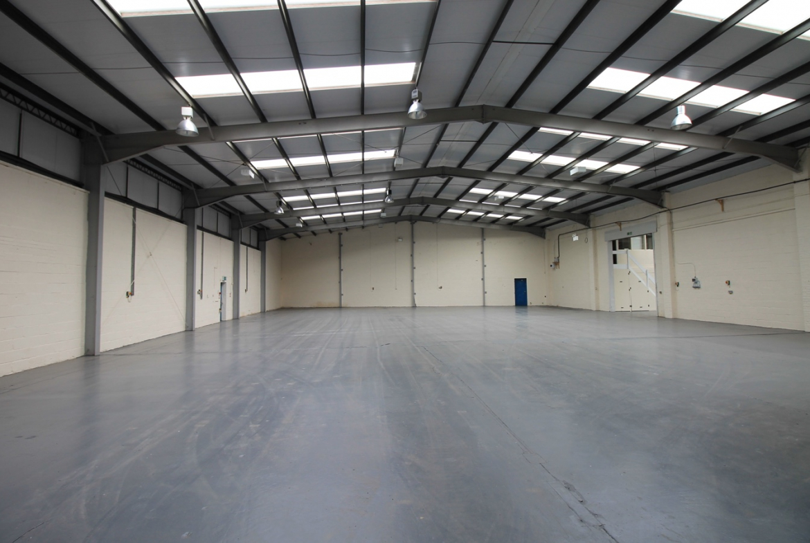 Unit 3 Roundwood Industrial Estate, Warehouse to rent, Osset, Dewsbury, Wakefield