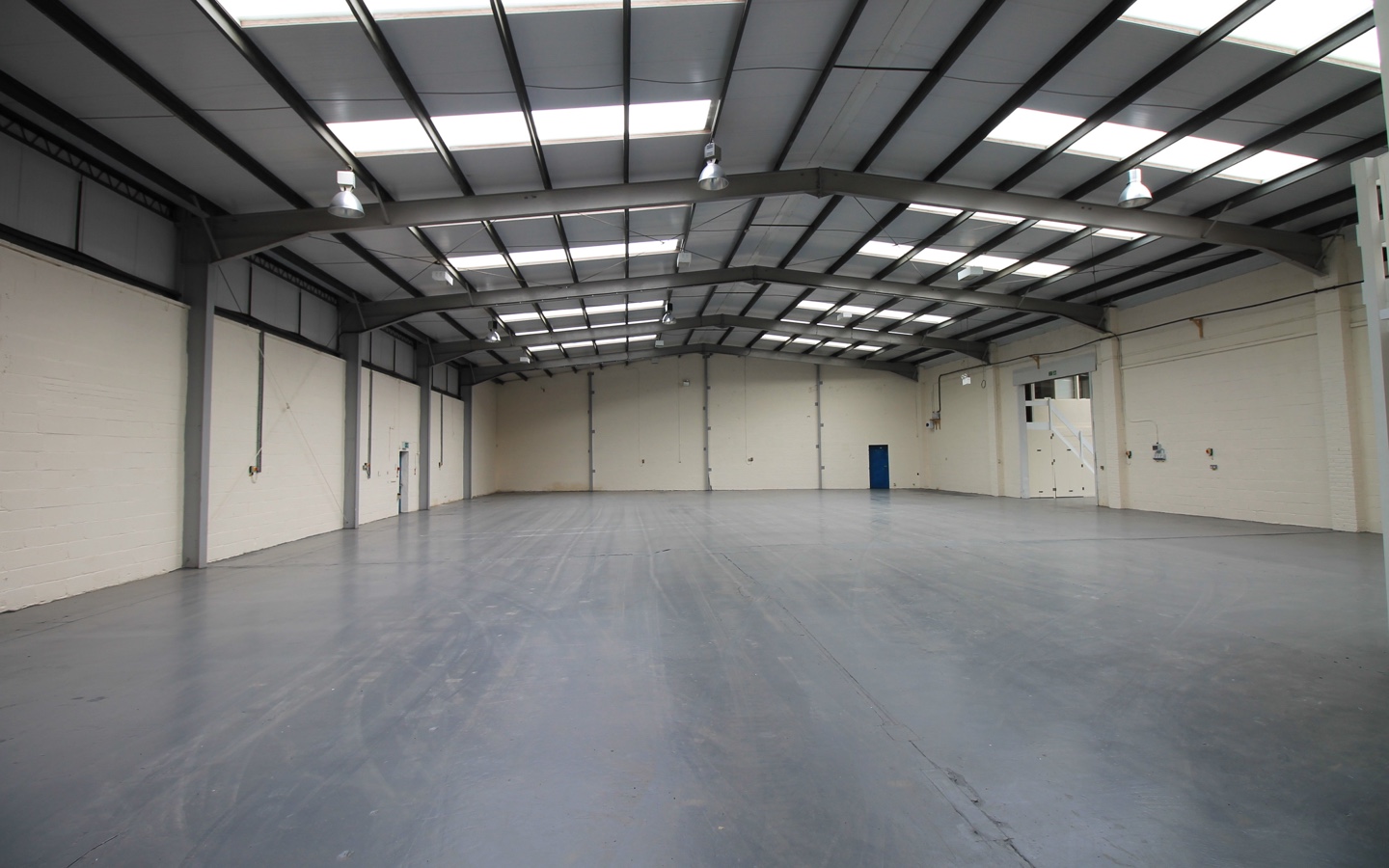 Unit 3 Roundwood Industrial Estate, Warehouse to rent, Osset, Dewsbury, Wakefield