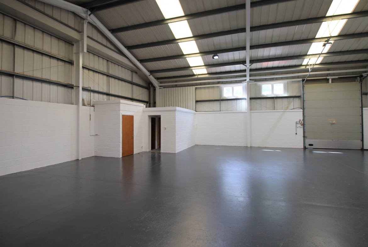 Unit 4 Riverside Industrial Estate, Waters Meeting Road, Bolton, warehouse to rent