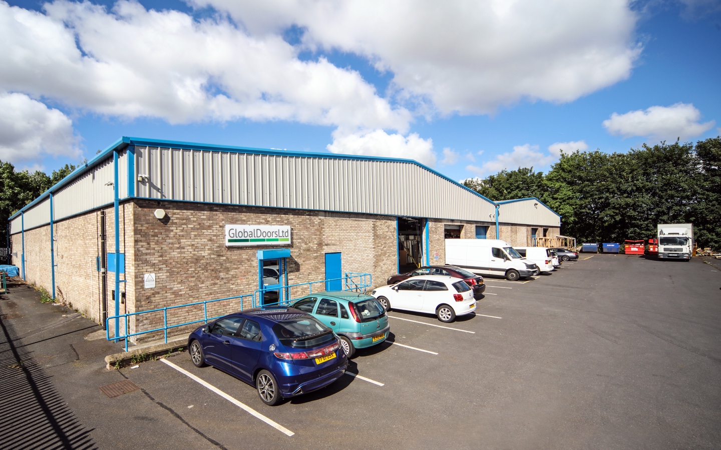 Unit 4 Roundwood Industrial Estate, Warehouse to rent, Osset, Dewsbury, Wakefield