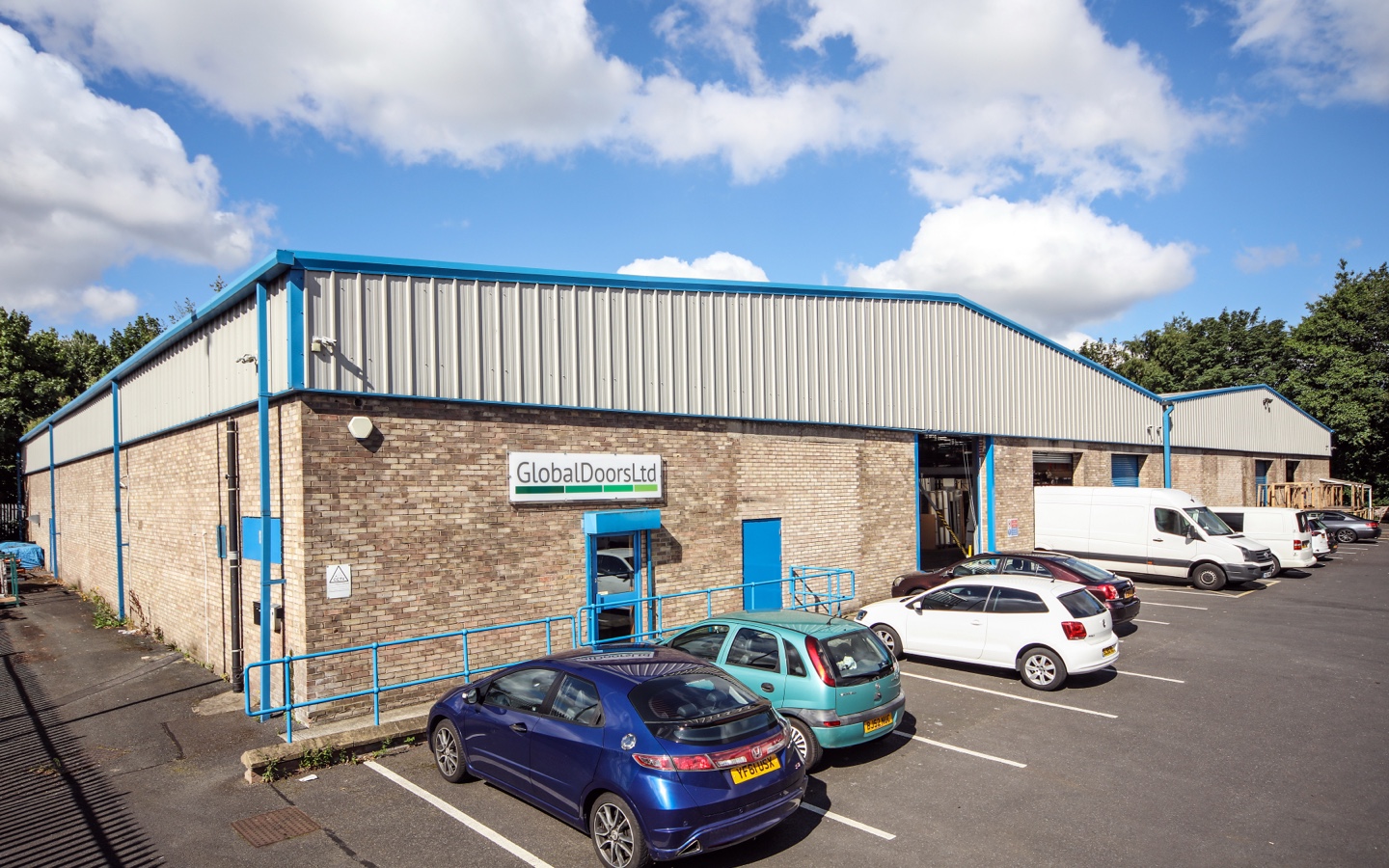 Unit 4 Roundwood Industrial Estate, Warehouse to rent, Osset, Dewsbury, Wakefield