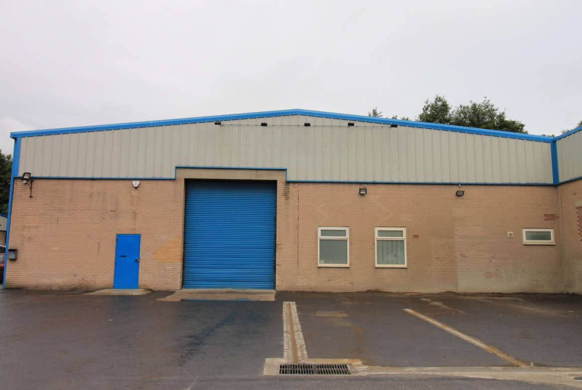 Unit 3 Roundwood Industrial Estate, Warehouse to rent, Osset, Dewsbury, Wakefield