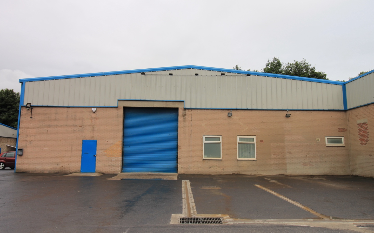 Unit 3 Roundwood Industrial Estate, Warehouse to rent, Osset, Dewsbury, Wakefield